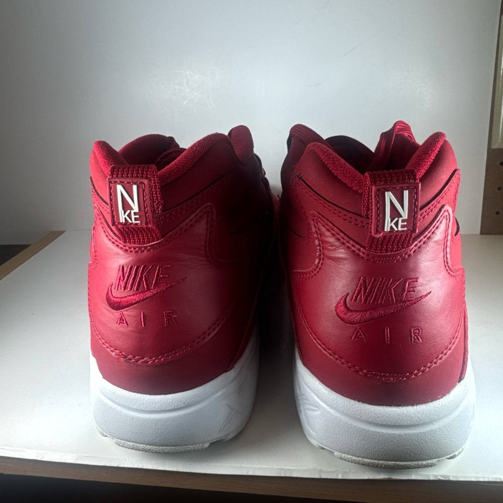 Nike Air Diamond Turf Men’s Size 11 Red High-Top Sneakers Deion Sanders - Picture 4 of 12